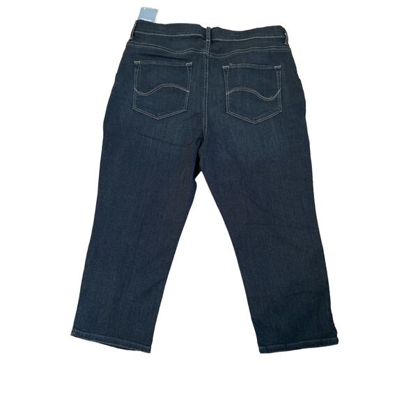 Lee Platinum Label Just Below the Waist Soft Slimming Capri Denim Pants NWT 16M - Picture 7 of 7